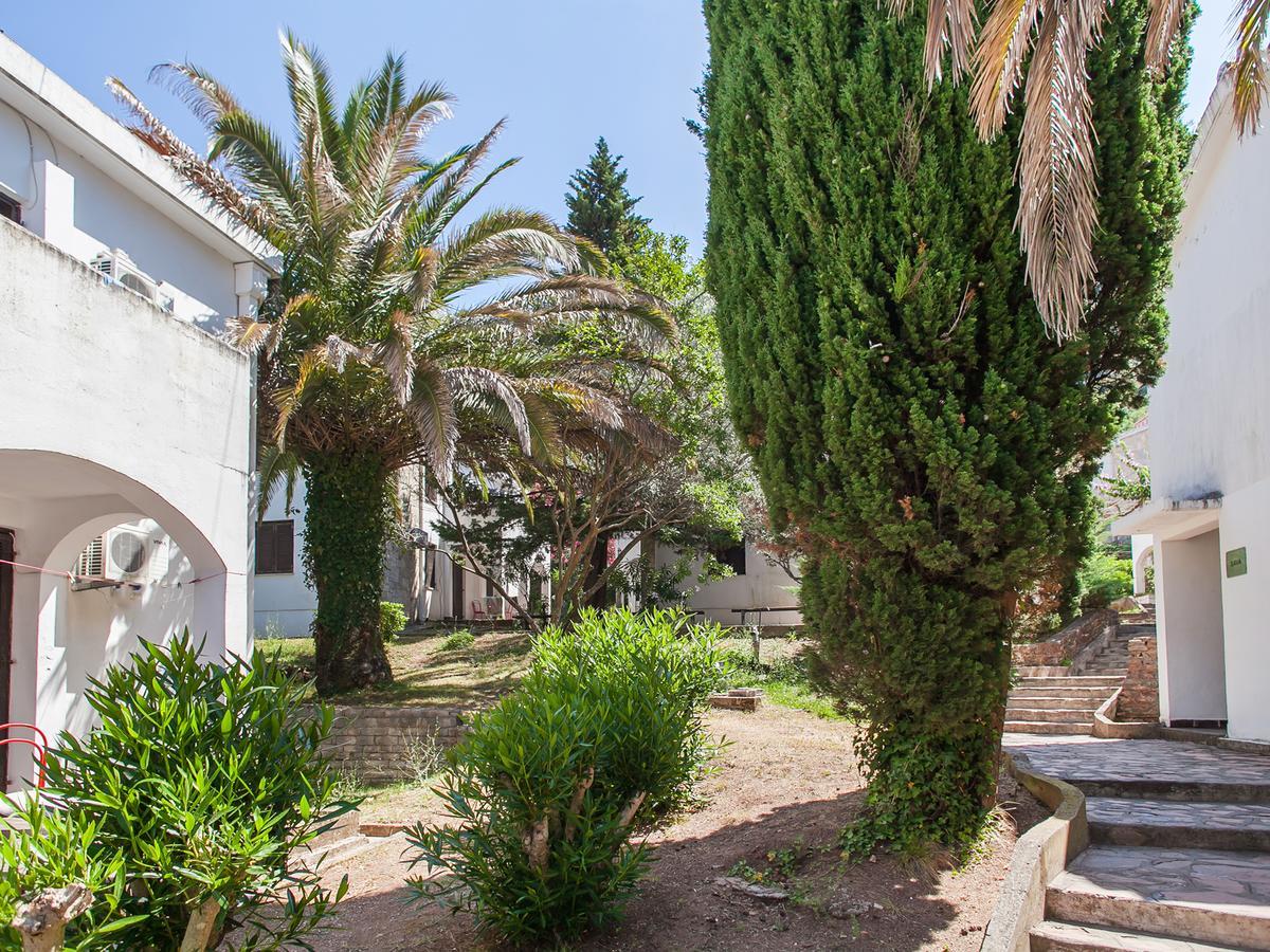 Holiday Park Vile Park Budva Bagian luar foto