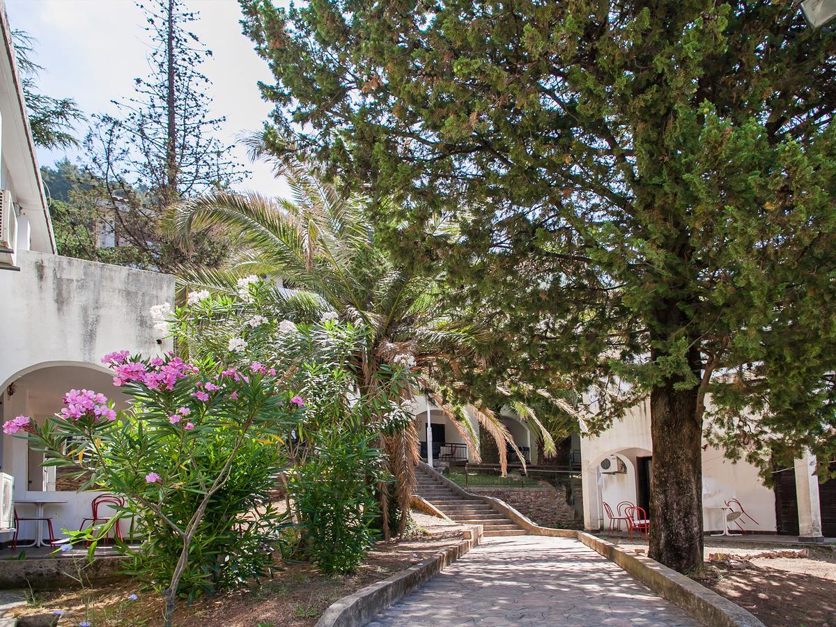 Holiday Park Vile Park Budva Bagian luar foto