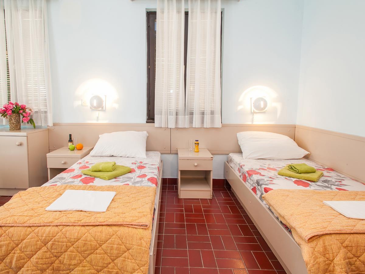 Holiday Park Vile Park Budva Bagian luar foto