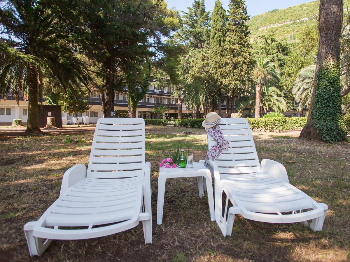 Holiday Park Vile Park Budva Bagian luar foto