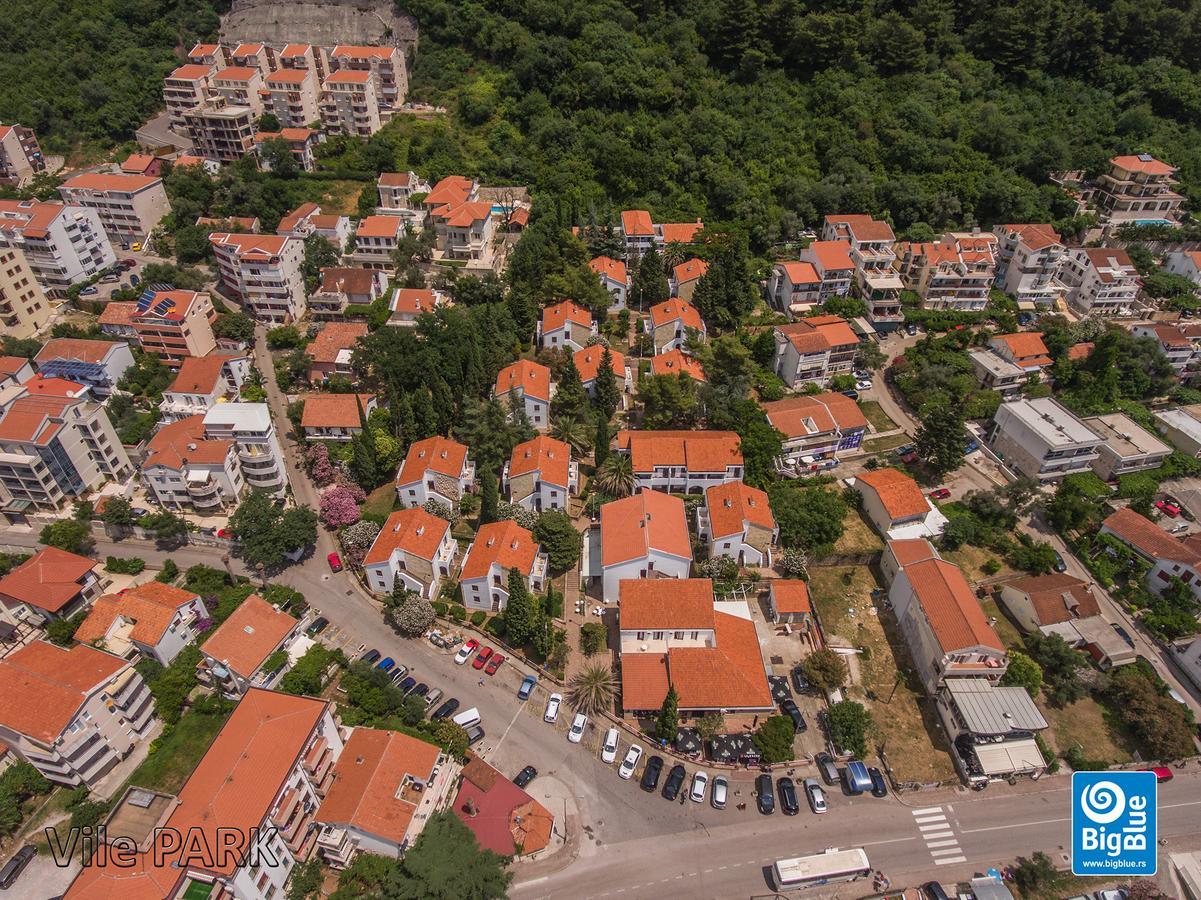 Holiday Park Vile Park Budva Bagian luar foto
