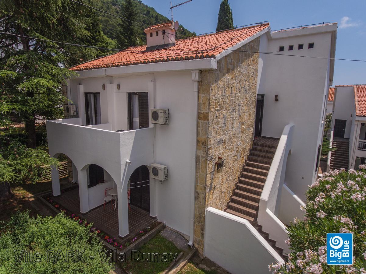 Holiday Park Vile Park Budva Bagian luar foto