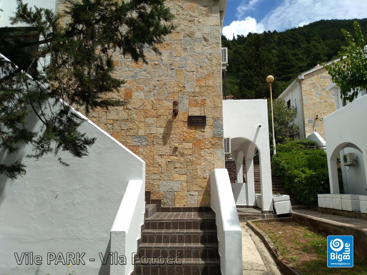 Holiday Park Vile Park Budva Bagian luar foto