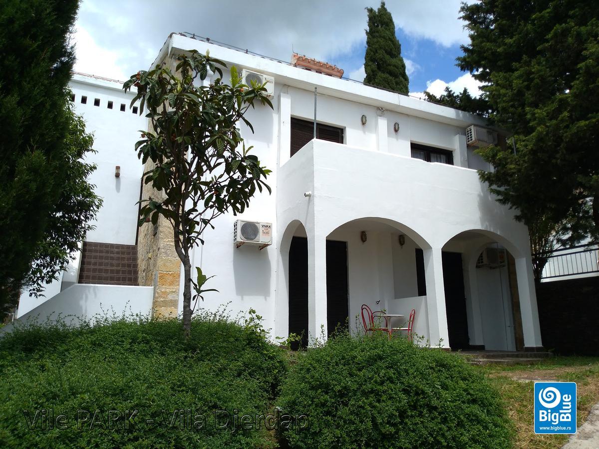 Holiday Park Vile Park Budva Bagian luar foto