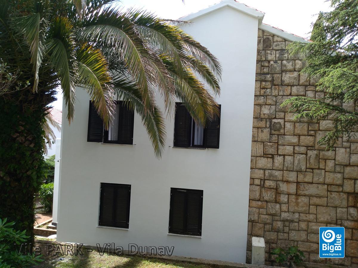Holiday Park Vile Park Budva Bagian luar foto