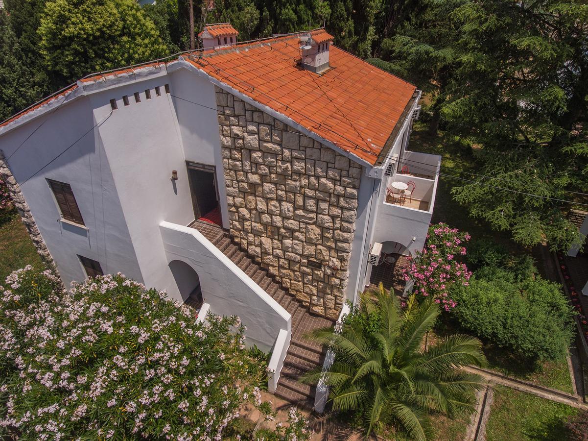 Holiday Park Vile Park Budva Bagian luar foto